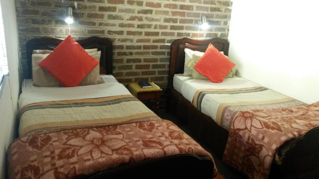 Boer En Brit Self Catering Accommodation Guesthouse Ледісміт Екстер'єр фото